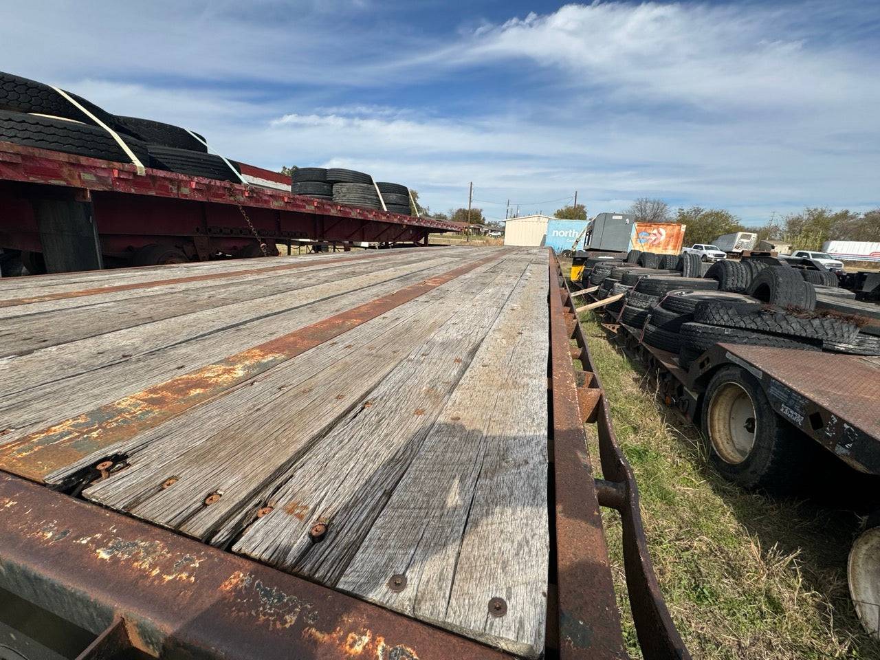 "2001 Fontaine Flat Deck Trailer | Used Construction Equipment | Buy and Sell Pre-Owned Trailers"