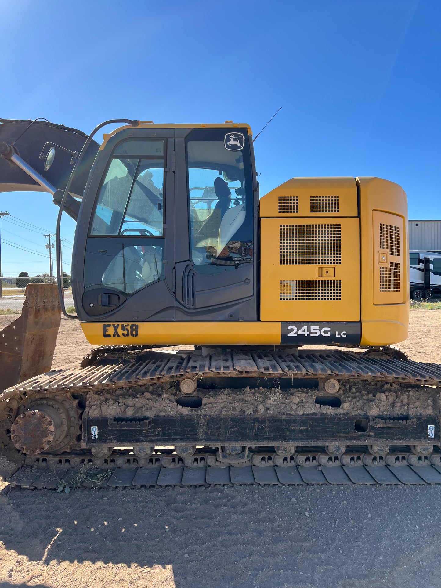 2015 John Deere 245G LC