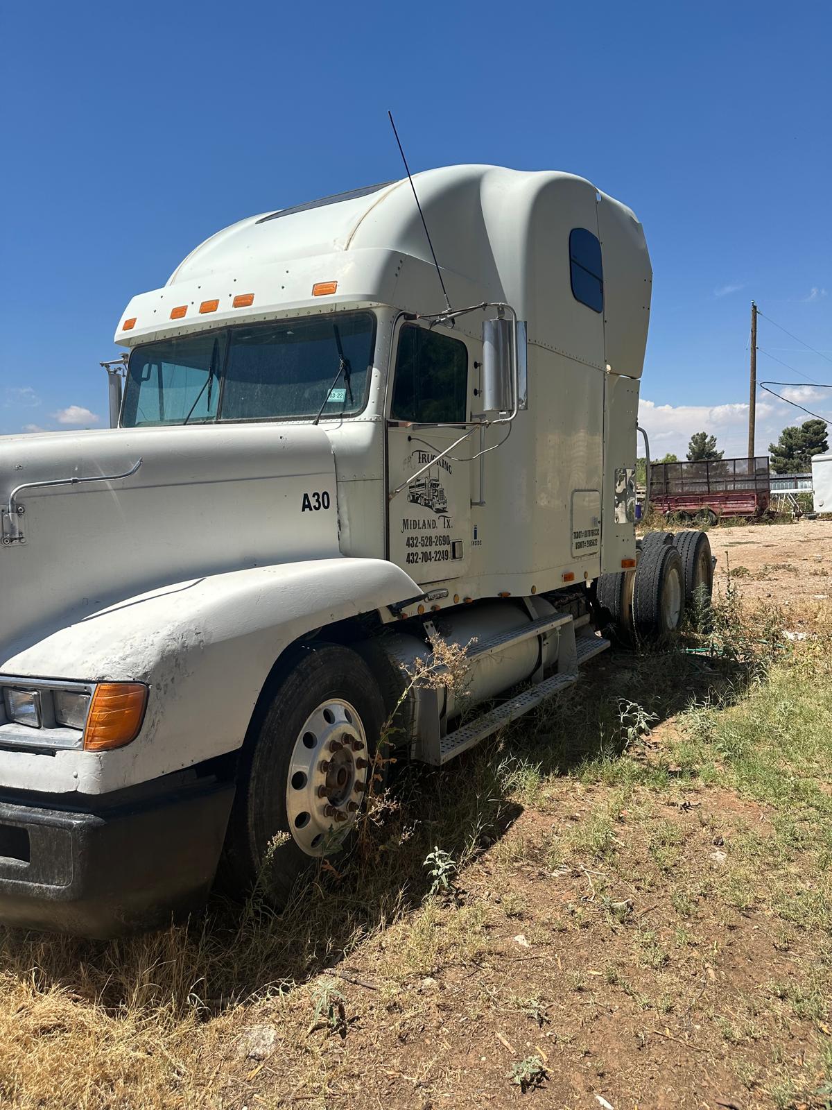 1999 Freightliner FLD120