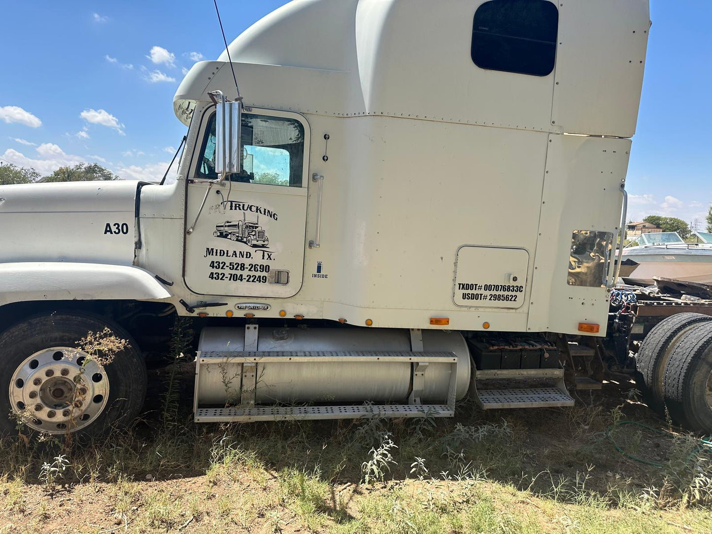 1999 Freightliner FLD120